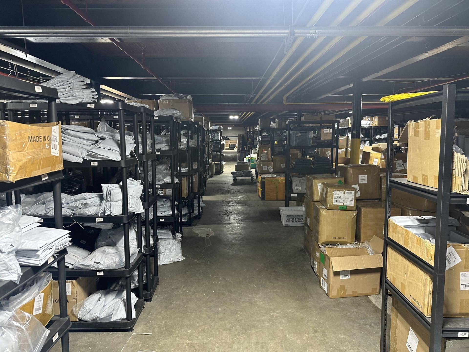 Shelving aisle